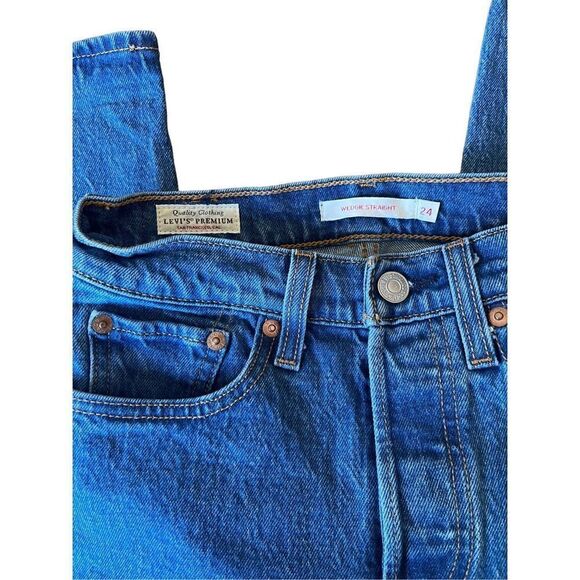 ‎Levi’s jeans Straight Wedgie women’s size 24X25 - Picture 4 of 6